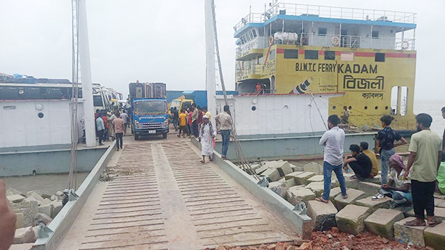 ৪ দিন পর ভোলা-লক্ষীপুর রুটে ফেরি চলাচল স্বাভাবিক