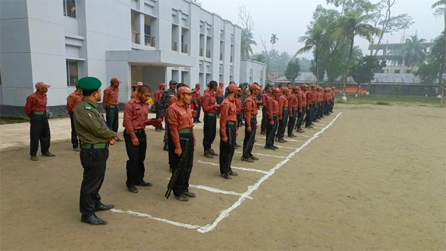 খুলনায় প্রায় ৬০ হাজার আনসার ও ভিডিপি সদস্য।