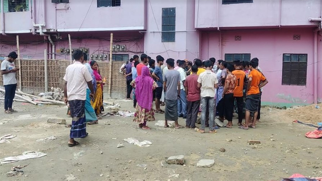 ৭তলা ভবণের ছাদ থেকে পড়ে এক নিরাপত্তাকর্মী নিহত