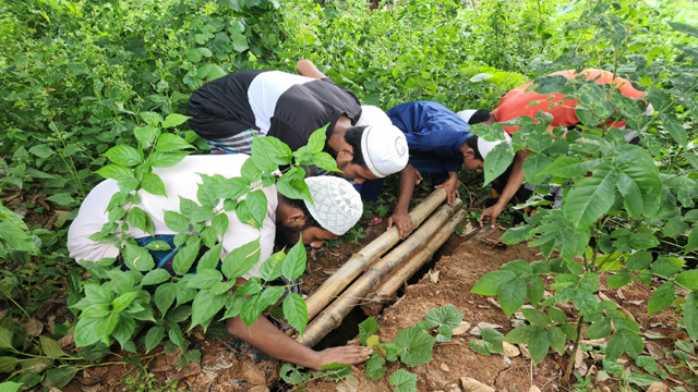 এক রাতে ৯টি লাশ চুরি