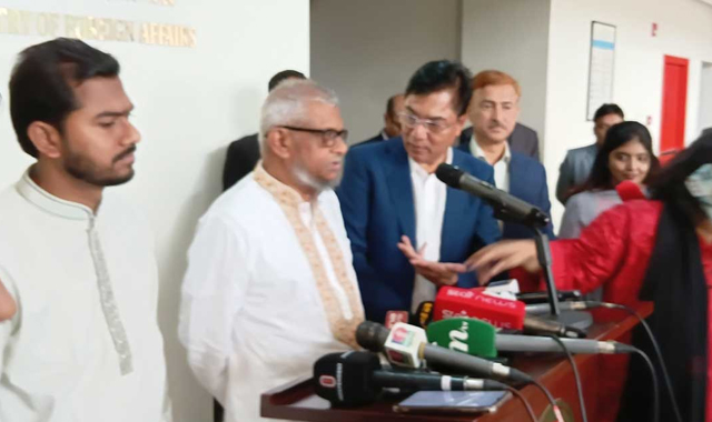 মধ্যপ্রাচ্য প্রবাসীদের ভিসা জটিলতা নিরসন করা হবে: প্রবাসীকল্যাণ মন্ত্রী