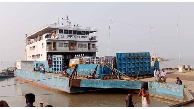 কুড়িগ্রামে একমাস না যেতে ফেরি চলাচল বন্ধে ভােগান্তিতে পণ্যবাহী পরিবহন