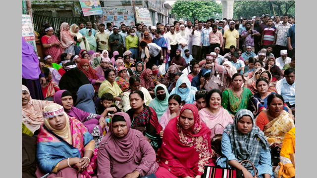 আন্দোলন ঠেকাতে গ্রীষ্মকালীন ছুটি বাতিল, অভিযোগ শিক্ষকদের