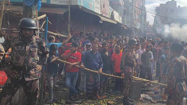 কৃষি মার্কেটের ৪ শতাধিক দোকান পুড়ে ছাই