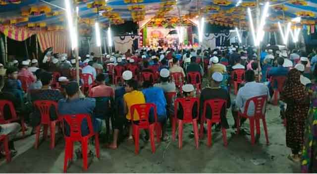 কুড়িগ্রামে হাফেজ ছাত্রদের পাগড়ী প্রদান উপলক্ষ্যে এক বিশাল ওয়াজ মাহফিল অনুষ্ঠিত