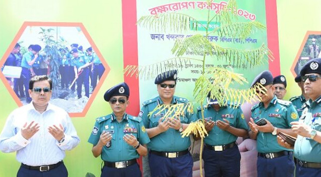 পৃথিবীকে বাসযোগ্য রাখতে হলে বৃক্ষরোপণের বিকল্প নেই: ডিএমপি কমিশনার