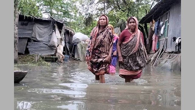 ভোলায় মেঘনার পানি বিপৎসীমার ওপরে, দুর্ভোগে ১৫ গ্রামবাসী