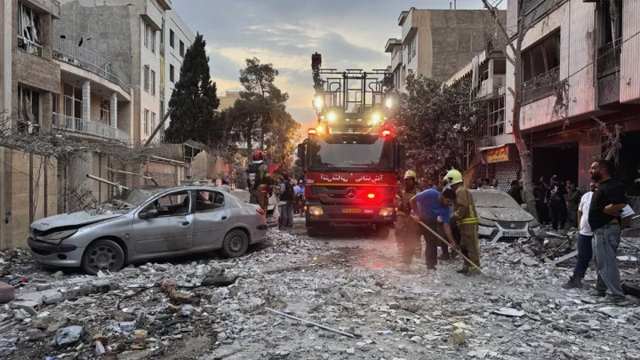 মধ্যপ্রাচ্য যুদ্ধ কি জুন পর্যন্ত দীর্ঘস্থায়ী হবে? ডোনাল্ড ট্রাম্পের সীমাবদ্ধতা ও বৈশ্বিক জ্বালানি সংকটের অশনিসংকেত