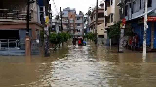 এক রাতের বৃষ্টিতে সিলেটে বন্যা