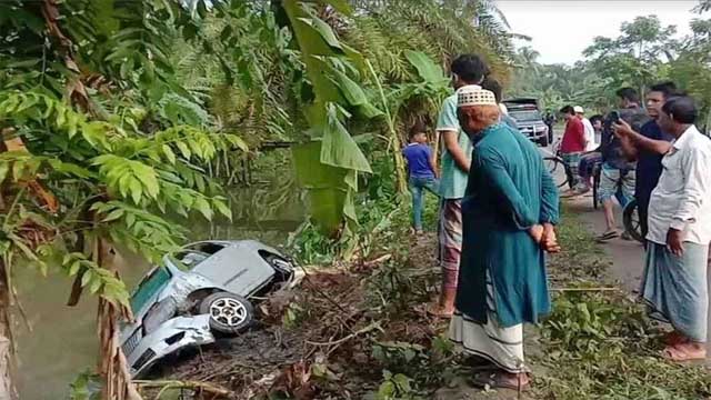 পিরোজপুরে প্রাইভেটকার খালে পড়ে শিশুসহ নিহত ৮