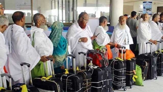 সৌদি আরব পৌঁছেছেন ৫১ হাজারের বেশি হজযাত্রী