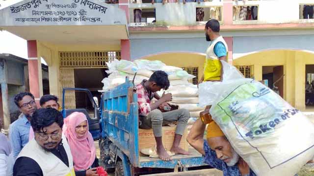 দেড় হাজার বন্যার্ত পরিবারকে ত্রাণ দিয়েছে জিএনবি