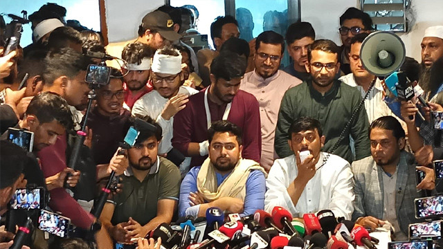 আব্বাসের নির্দেশে ও তারেক রহমানের সম্মতিতে পাটওয়ারীর ওপর হামলা হয়েছে: নাহিদ ইসলাম