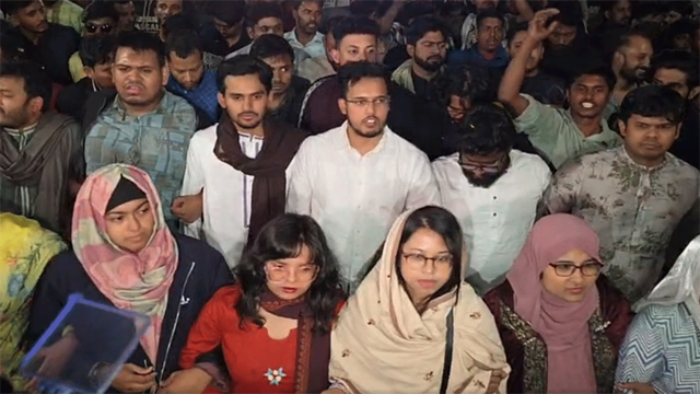 নির্বাচন-পরবর্তী সহিংসতার প্রতিবাদে রাজধানীতে এনসিপির রাতভর মিছিল