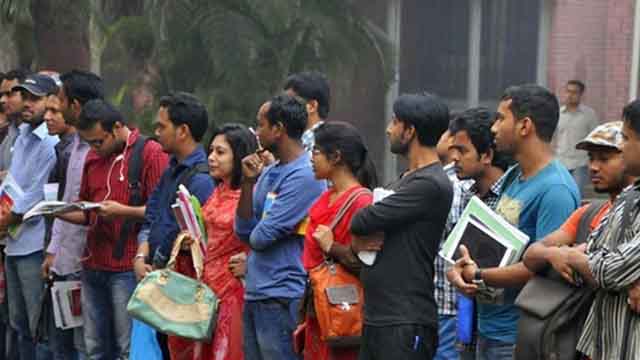 দেশে এক বছরে বেকার কমেছে লক্ষাধিক