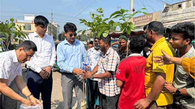 প্রচন্ড তাপদাহে স্বাস্থ্য সচেতন ও পরিবেশ রক্ষায় শেরপুর উপজেলা প্রশাসন