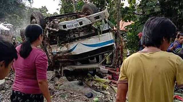 ফিলিপাইনে বাস-পিকআপের সংঘর্ষে একই পরিবারের ১১ জন নিহত