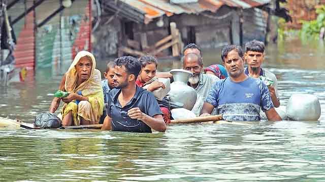 ৬১ ব্যাংক থেকে ৩০০ কোটি টাকা ত্রাণ পাওয়া সম্ভব