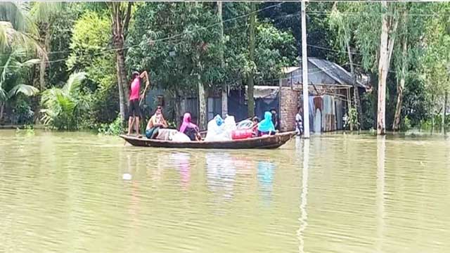 সিরাজগঞ্জে পানিবন্দী ৫৩৬২ পরিবার, দুর্ভোগ