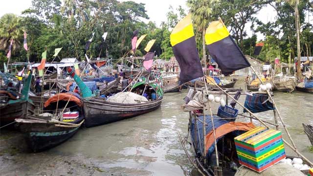 লক্ষ্মীপুরের মেঘনায় ২২ দিন মাছ ধরা নিষিদ্ধ