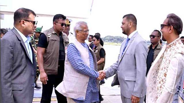চট্টগ্রাম পৌঁছেছেন প্রধান উপদেষ্টা