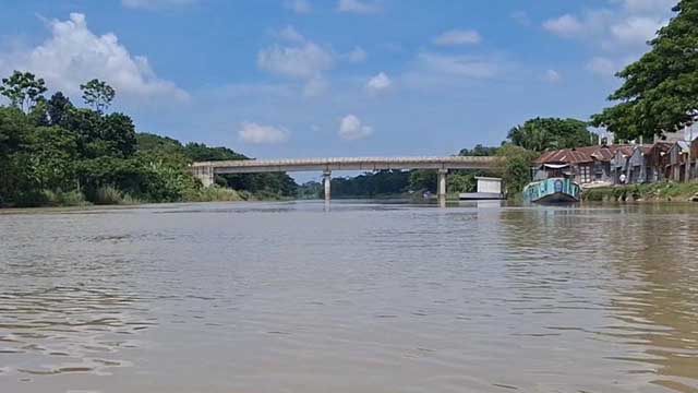 ব্রীজ আছে সড়ক নেই