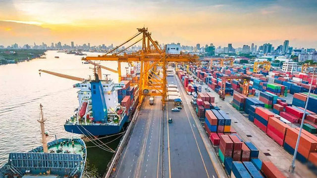 অচল রমজানের ভোগ্যপণ্য নিয়ে আটকা ৩৫ জাহাজ