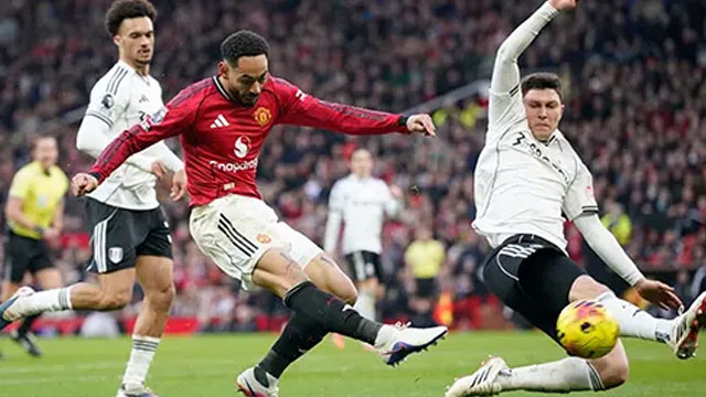 অন্তিম মুহূর্তের গোলে জয় ইউনাইটেডের, টটেনহ্যাম-সিটির ‘হোঁচট’