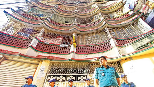 শেখ হাসিনাসহ ৮ জনের বিরুদ্ধে ট্রাইব্যুনালে অভিযোগ দাখিল