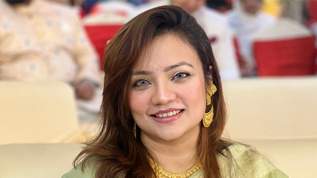 ‘জামায়াত আমিরের স্ট্যাটাস নিয়ে ইনবক্সে ঝড়’, যা বললেন ঢাবি শিক্ষক মোনামি