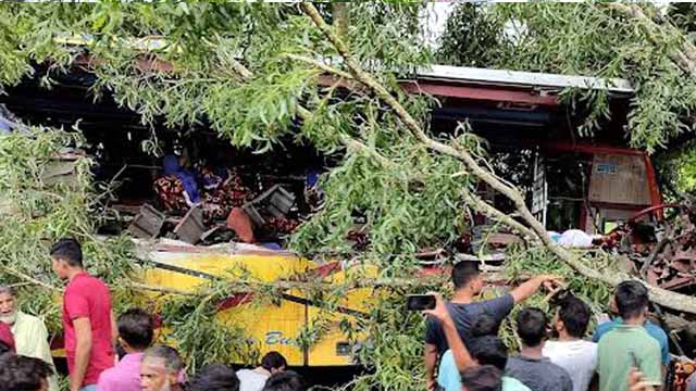 গোপালগঞ্জে বাস-ট্রাক সংঘর্ষে নিহত ৫