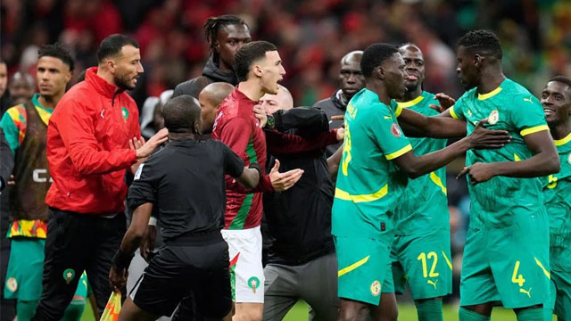 ফাইনালের ১০ দিন পর সেনেগাল-মরক্কোকে জরিমানা, খেলোয়াড়দের নিষেধাজ্ঞা