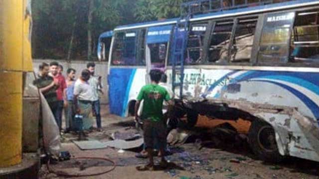 লক্ষ্মীপুরে বাসে গ্যাস নেওয়ার সময় সিলিন্ডার বিস্ফোরণে নিহত ৩, আহত ২০