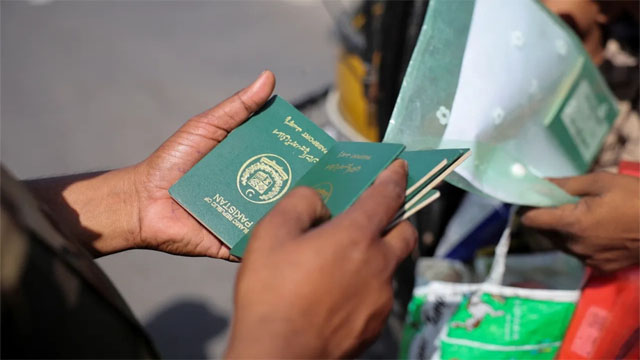 পাকিস্তানিদের জন্য অন-অ্যারাইভাল ভিসা স্থগিত করল কাতার