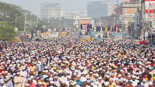 আমবয়ান-জিকিরে চলছে দ্বিতীয় দিনের ইজতেমা