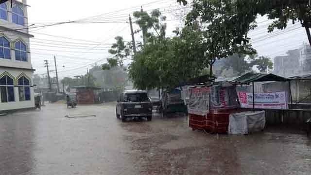 অস্বস্তিকর গরমের পর খুলনায় বৃষ্টি