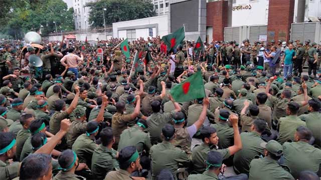 পল্টন থানায় ৪ হাজার আনসার সদস্যের নামে মামলা