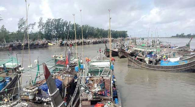 লক্ষ্মীপুরের মেঘনা নদীর মাছ ধরায় দু’মাসের নিষেধাজ্ঞা