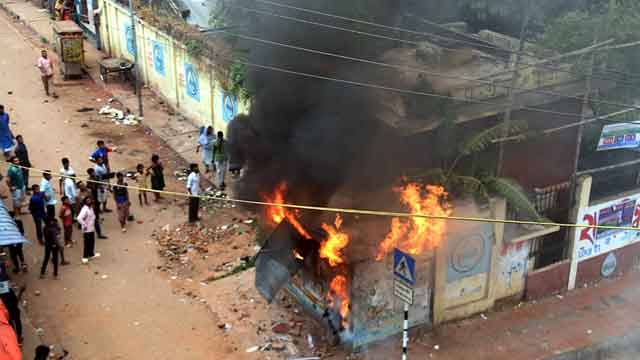 অটোরিকশা চালকদের তাণ্ডব : ৪ মামলায় আসামি ২৫০০