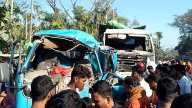 লক্ষ্মীপুরে ড্রামট্রাক-পিকআপভ্যান সংঘর্ষে নিহত এক, আহত দুই