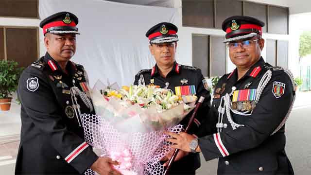 র‌্যাবের দশম ডিজি হিসেবে দায়িত্ব নিলেন ব্যারিস্টার হারুন অর রশিদ