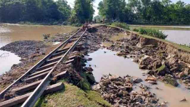 বন্যায় রেলের ক্ষত মেরামতে লাগবে এক বছর!