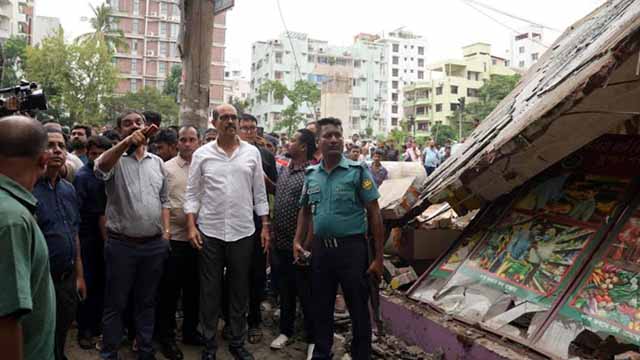 আজমপুরে ডিএনসিসির উচ্ছেদ অভিযান