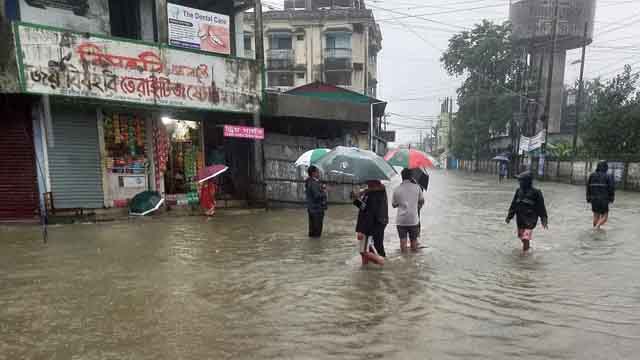 সুনামগঞ্জের বন্যা পরিস্থিতির অবনতি, আশ্রয়কেন্দ্রে ১৮ হাজারের বেশি মানুষ