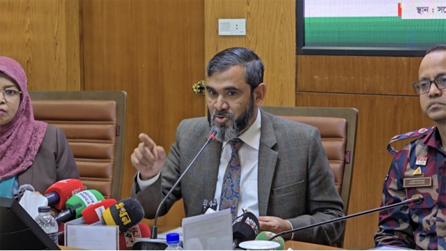 পক্ষপাতিত্বে ‘জিরো টলারেন্স’: নির্বাচনী কর্মকর্তাদের কড়া বার্তা ইসি সানাউল্লাহর