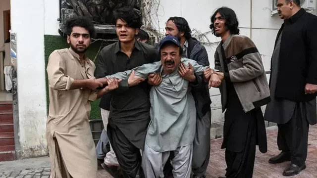 পাকিস্তানের ১২ শহরে অতর্কিত হামলা, ৮০ সেনা নিহত