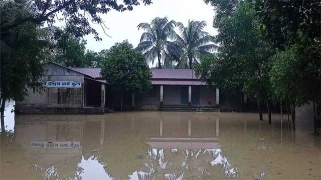 হবিগঞ্জে পানিবন্দি  ২৫ হাজার মানুষ