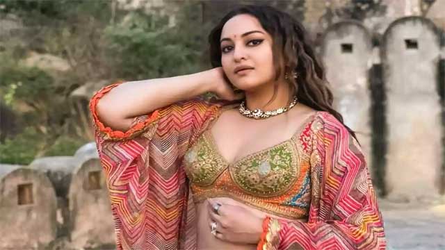 ভারতের মিডিয়াকে ‘সার্কাস’ বললেন সোনাক্ষী