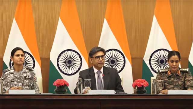 ৩৬টি স্থানে পাকিস্তানের ৪০০ ড্রোন হামলা