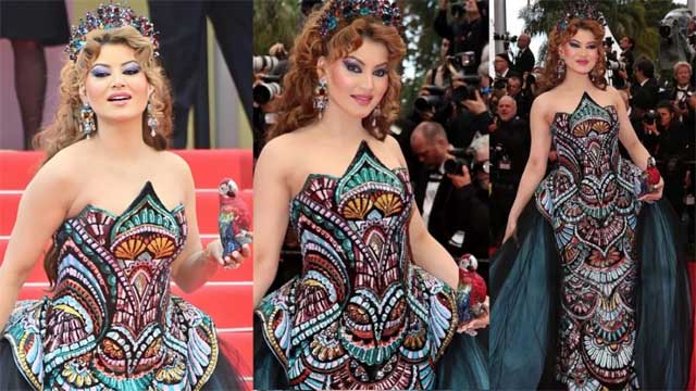 কানে গিয়ে কটাক্ষের শিকার উর্বশী